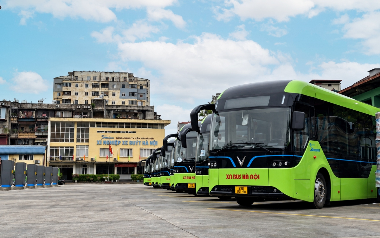 Từ hôm nay (15-10), tuyến buýt số 31 tại Hà Nội chuyển sang sử dụng xe buýt điện